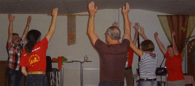 Rolling Oldies Fliegerlied</td>
		</tr>
		<tr>
			<td colspan=